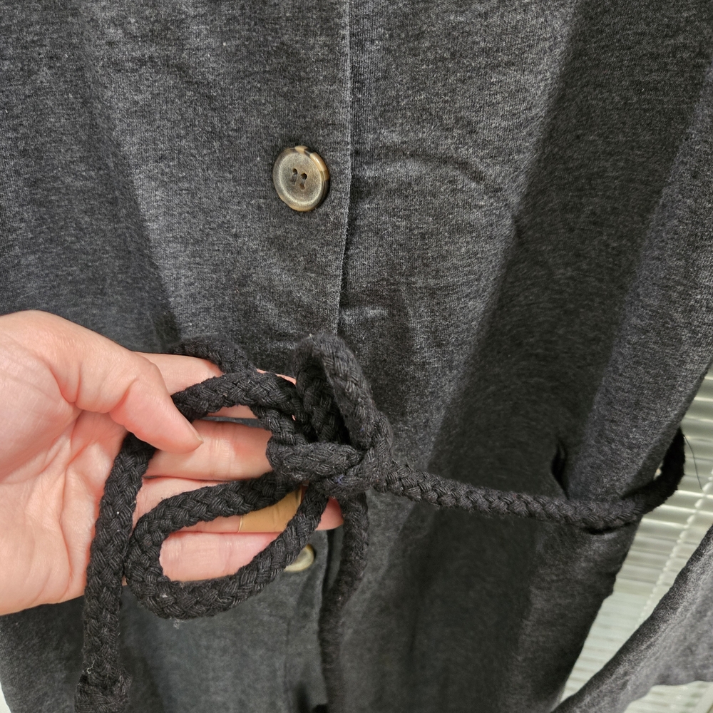 Simple Gray Top - Picture 5 of 7